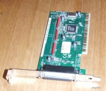 ADAPTOR  Adaptec SCSI Card 2902 BE - PCI-to-Fast SCSI bus mastering host adapter without a BIOS foto
