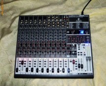 Vand Mixer Behringer XENYX 1832FX foto
