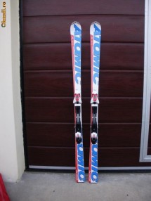 schi. ski, schiuri, Atomic (NOI NOUTE) foto