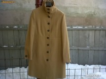 Palton Max mara Weekend masura 42 italia M stofa de lana, colectie actuala,  4200 ron in magazin nou! fff tare, culoarea anului camel foto