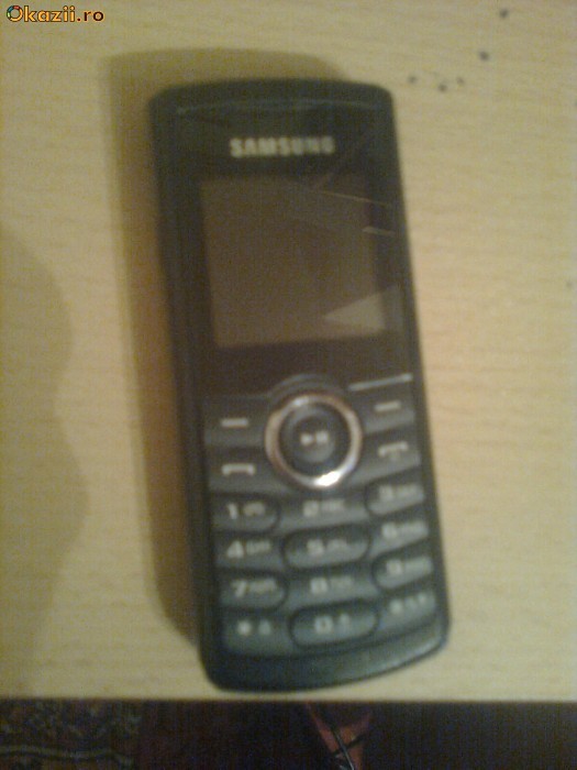 TELEFON MOBIL SAMSUNG E2120 foto mare