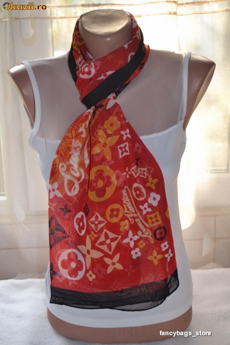 Esarfe Louis Vuitton Gucci Fendi Dior Hermes foto mare
