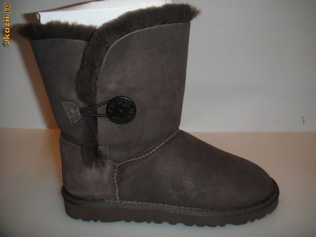 CIZME  UGG BUTTON  BRAWN (PIELE SI BLANITA NATURALA) foto mare