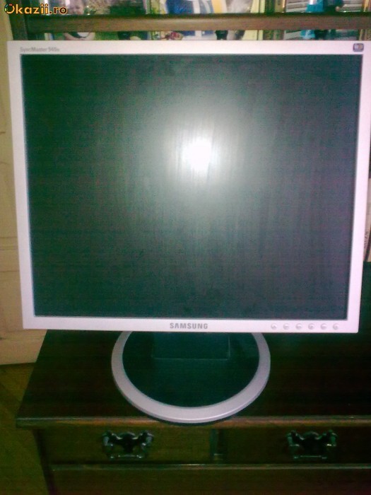 MONITOR SAMSUNG 17 foto mare