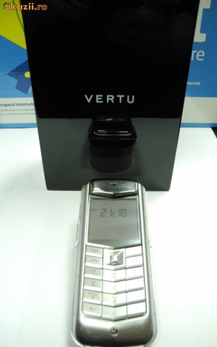 VERTU CONSTELLATION foto mare